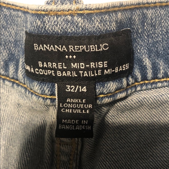 No longer available - Banana Republic Light Blue Barrel Ankle Jeans. Size 32/14 - Picture 7 of 7